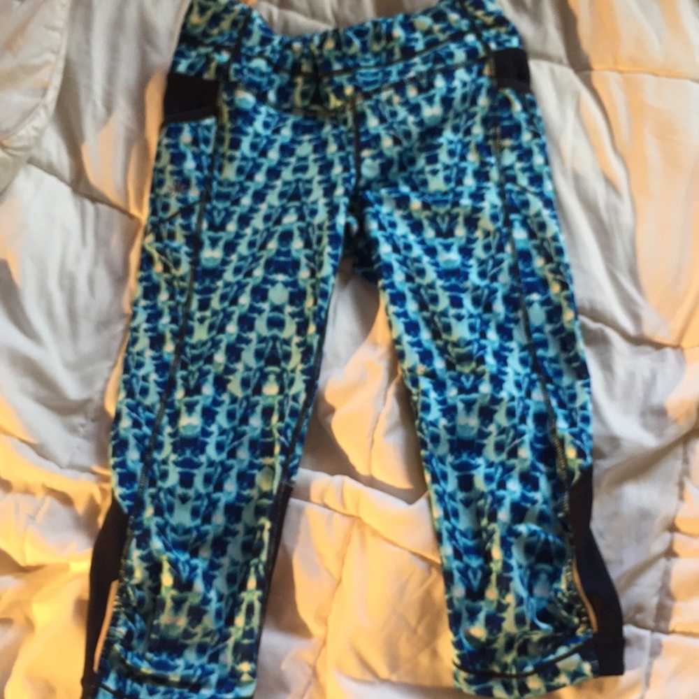 Super Cute Athleta Crop Leggings